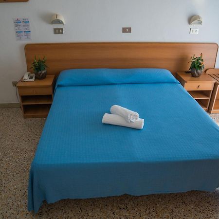 Hotel Singapore Milano Marittima Exteriör bild