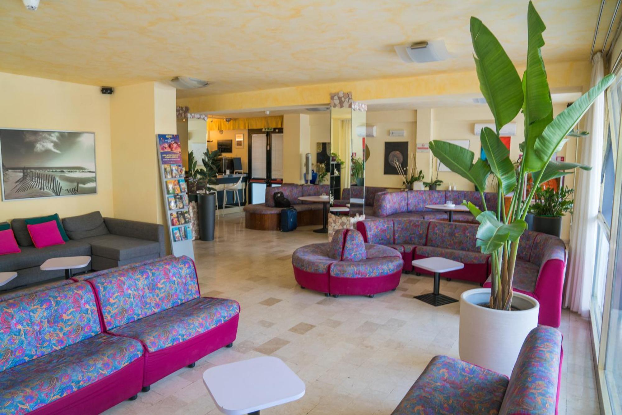 Hotel Singapore Milano Marittima Exteriör bild