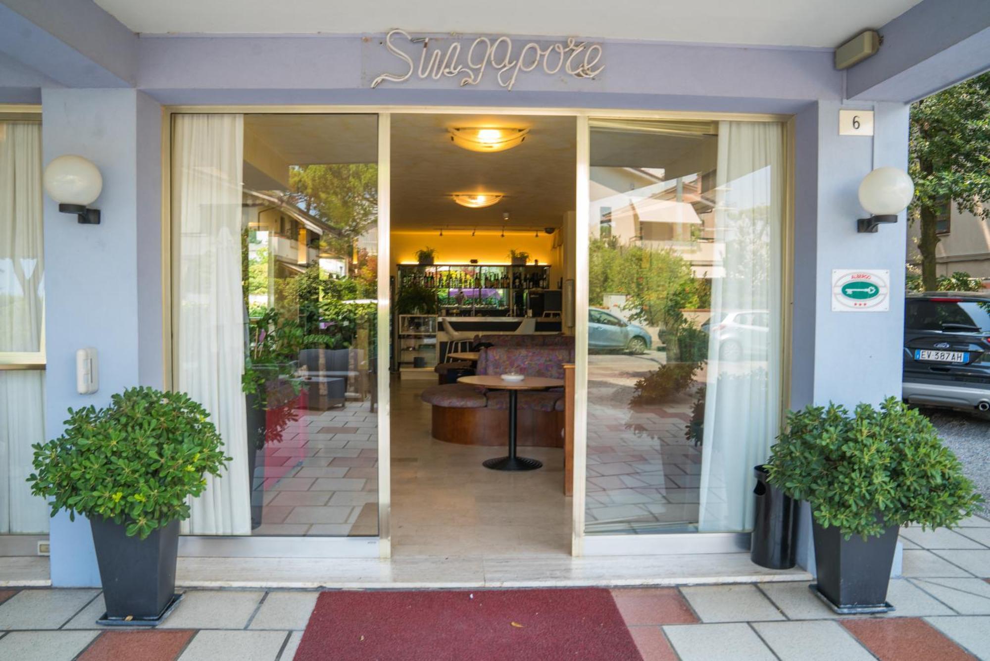 Hotel Singapore Milano Marittima Exteriör bild